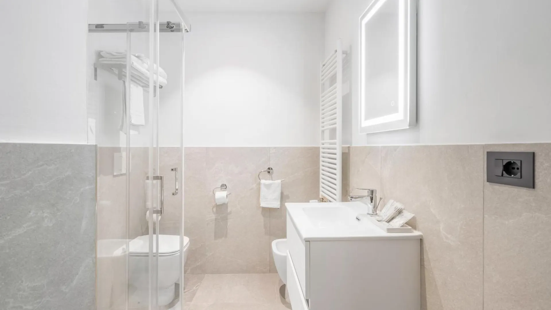 Hotel Adamas Florence 3*,  Italy